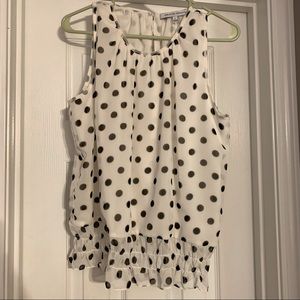 Elastic-hem waist, sleeveless polka dot blouse